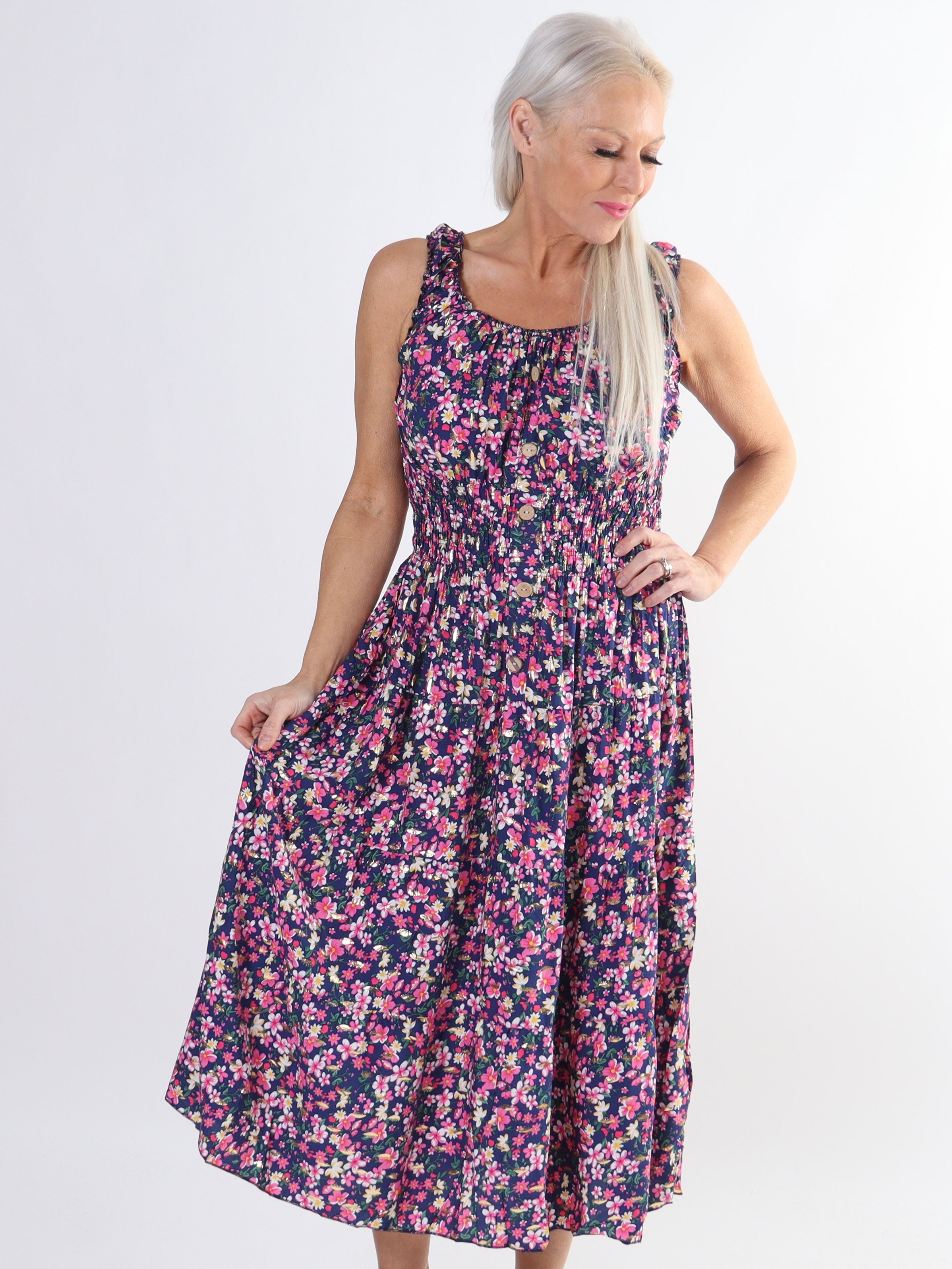 Alicia Small Flower Short - Plus size-klänning i viskos med smock